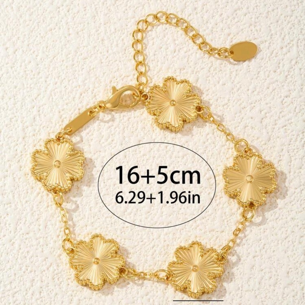 Gold Elegance Bracelet with Intricate Design